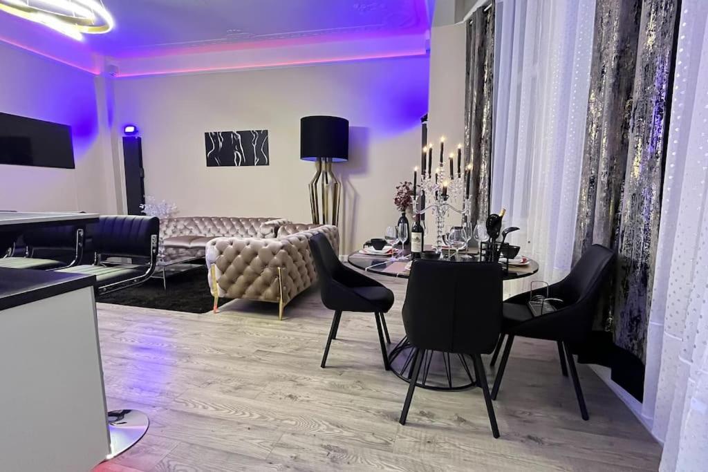 De Luxe Avec Jacuzzi Au Centre De
